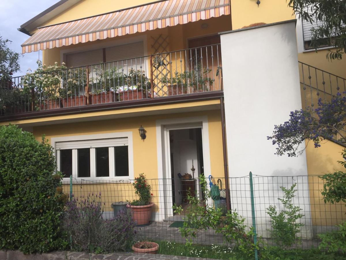 לוקה Camera Con Bagno Privato E Parcheggio מראה חיצוני תמונה